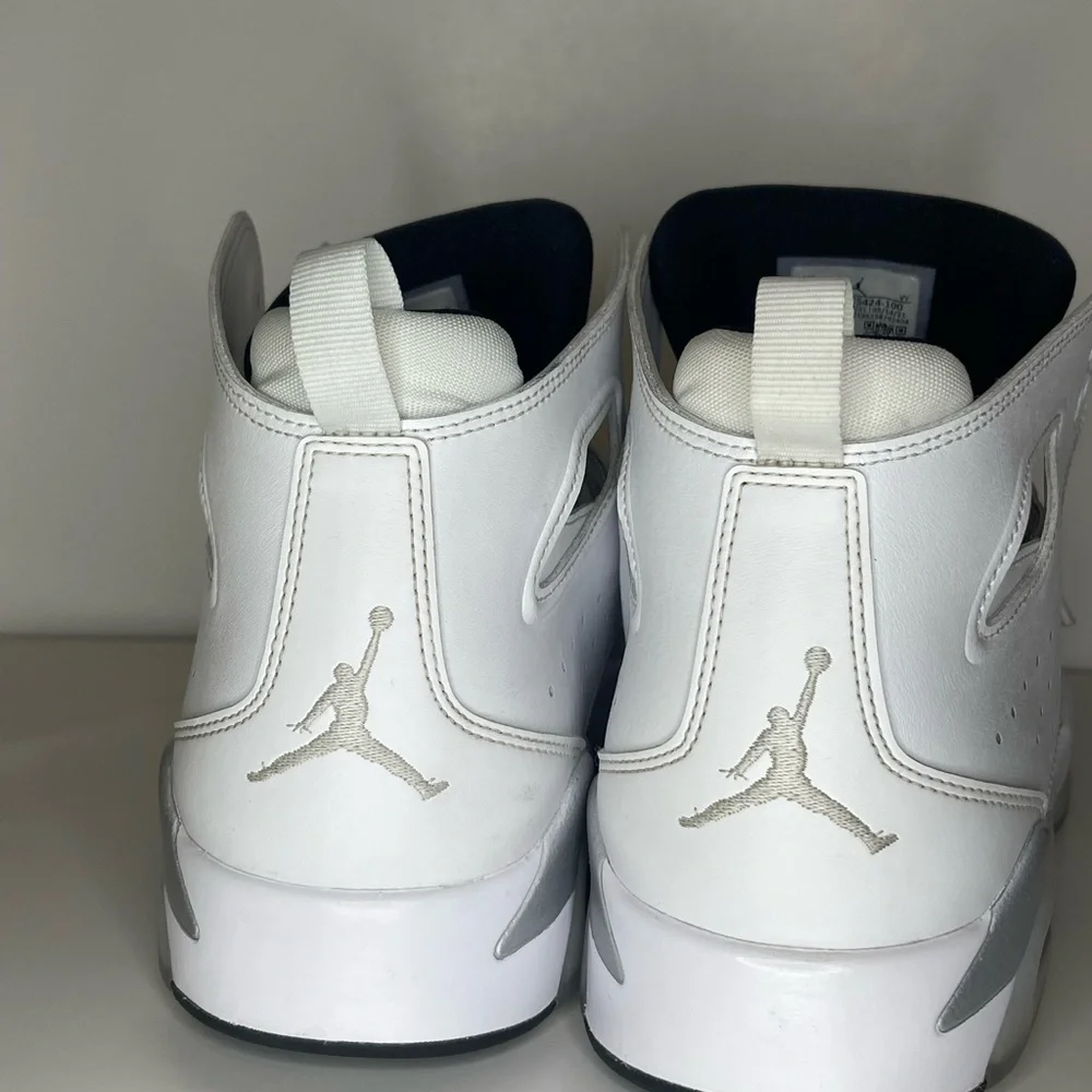 NIKE AIR JORDAN